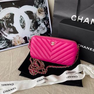 シャネル(CHANEL)の美品　シャネル　シェブロン　チェーンウォレット　ラムスキン　ピンク(ショルダーバッグ)