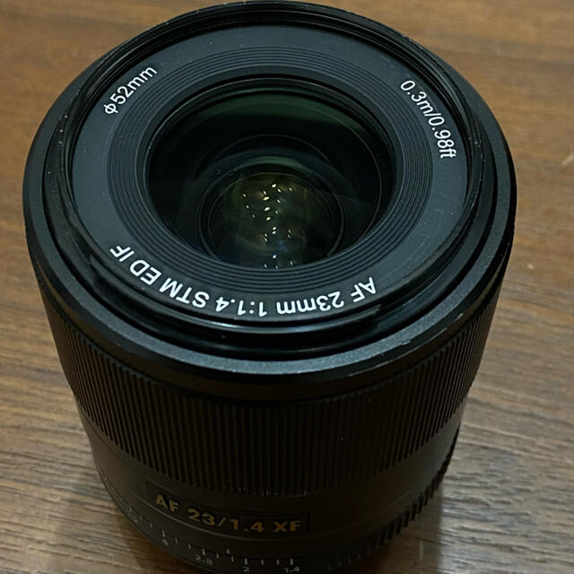 富士フイルム(フジフイルム)のViltrox 23mm F1.4 fujifilm xマウント スマホ/家電/カメラのカメラ(レンズ(単焦点))の商品写真