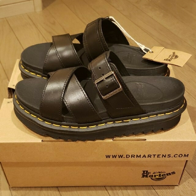 Dr.Martens(ドクターマーチン)のドクターマーチン ライカー レザー サンダル Dr.Martens RYKER  レディースの靴/シューズ(サンダル)の商品写真