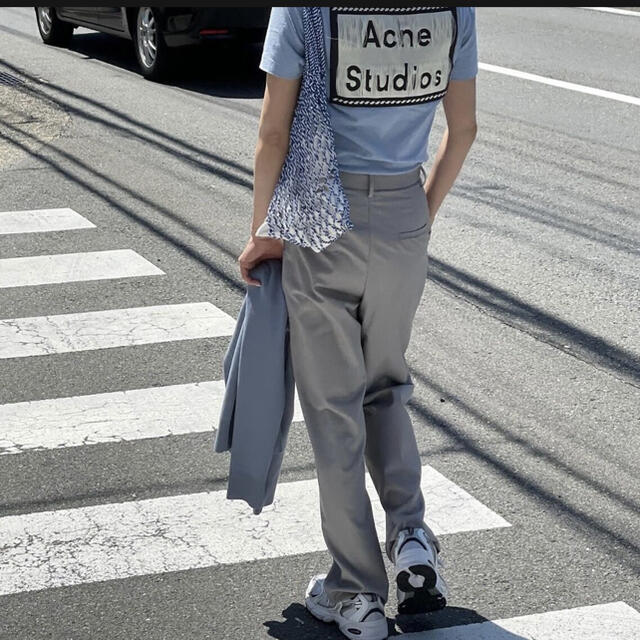 ACNE(アクネ)のok.soon ライトグレースラックス レディースのパンツ(カジュアルパンツ)の商品写真