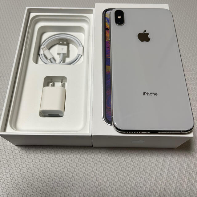 iPhone XS MAX Silver 256GB SIMロック解除済み