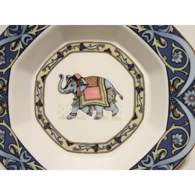 WEDGWOOD(ウェッジウッド)の大人気ブランド廃盤品食器(ウェッジウッドBLUE ELEPHANT小皿)新品格安 インテリア/住まい/日用品のキッチン/食器(食器)の商品写真