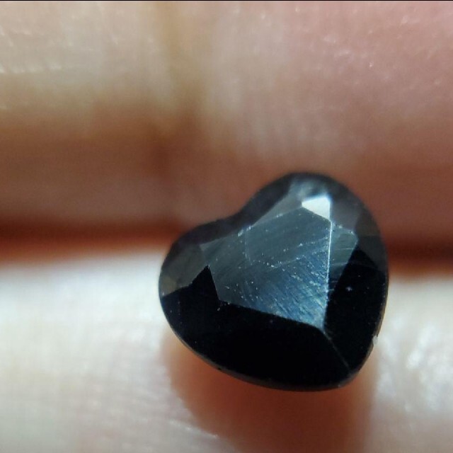 天然サファイア ハートシェイプカット ルース1.5ct 2