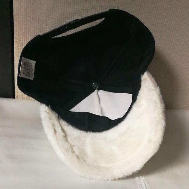 【最低価格￥３００の送料込み！】白×黒　ベースボールキャップ　エコファー メンズの帽子(キャップ)の商品写真