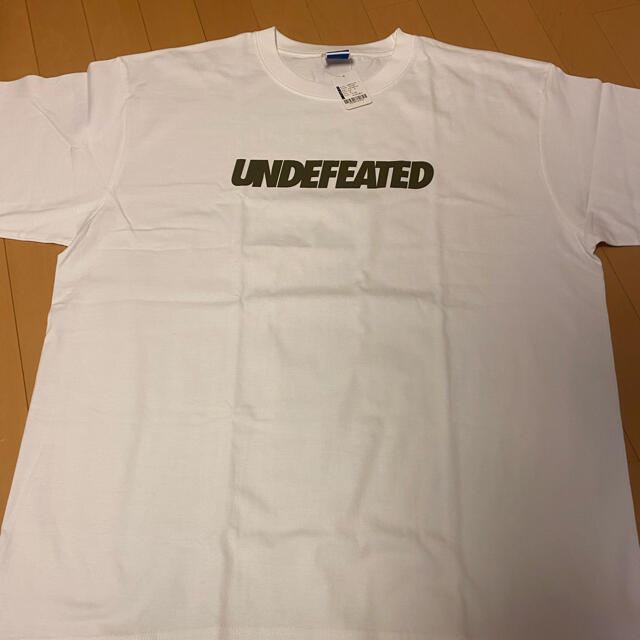 UNDEFEATED(アンディフィーテッド)のアンディフィーテッド ロゴ tシャツ　XL メンズのトップス(Tシャツ/カットソー(半袖/袖なし))の商品写真