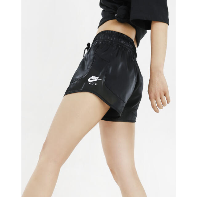 NIKE(ナイキ)の【新品】NIKE W NSW AIR SHORT SHEEN BLACK レディースのパンツ(ショートパンツ)の商品写真