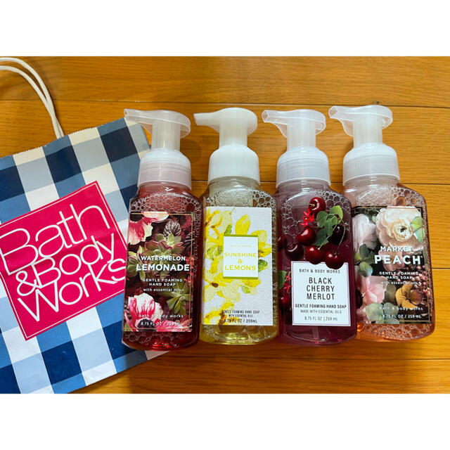 Bath & Body Works(バスアンドボディーワークス)のBath&BodyWorks泡タイプ コスメ/美容のボディケア(ボディソープ/石鹸)の商品写真