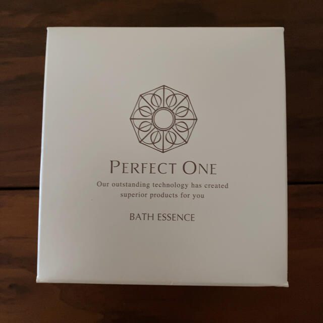 PERFECT ONE(パーフェクトワン)のパーフェクトワン　バスエッセンス　入浴剤 コスメ/美容のボディケア(入浴剤/バスソルト)の商品写真