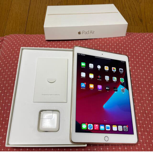 iPad Air2 32GBゴールドdocomo Wi-Fi+Cellular