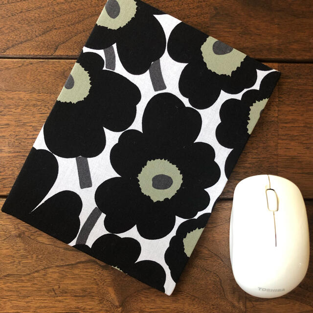 marimekko(マリメッコ)の北欧　ハンドメイド　マウスパッド　文具　生地 ハンドメイドの文具/ステーショナリー(その他)の商品写真