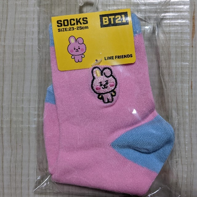 防弾少年団(BTS)(ボウダンショウネンダン)の★新作★ BT21 socks  ソックス BABY COOKY レディースのレッグウェア(ソックス)の商品写真