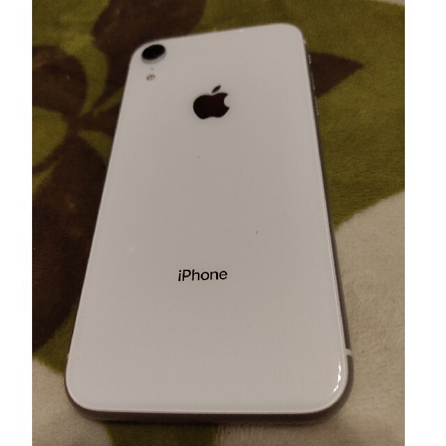 【います】 iPhone - 【中古】iPhoneXR 白 64ギガの れてフィル