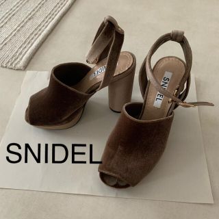 スナイデル(SNIDEL)のスナイデル　ベロアサンダル👡(サンダル)