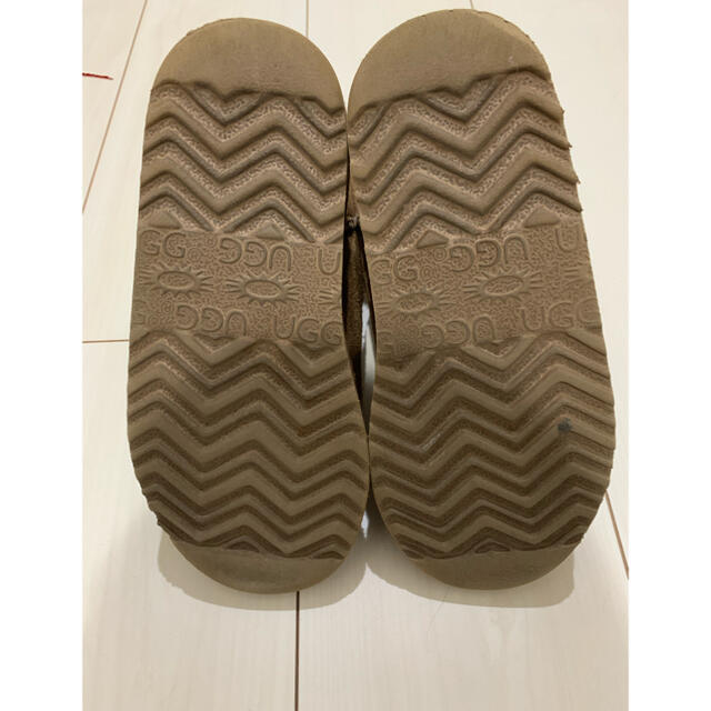 UGG(アグ)のUGG キッズ　19センチ キッズ/ベビー/マタニティのキッズ靴/シューズ(15cm~)(ブーツ)の商品写真