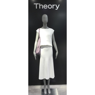 セオリー(theory)のtheory 20SS CREPE KNIT ニット　スカート　セットアップ　白(セット/コーデ)