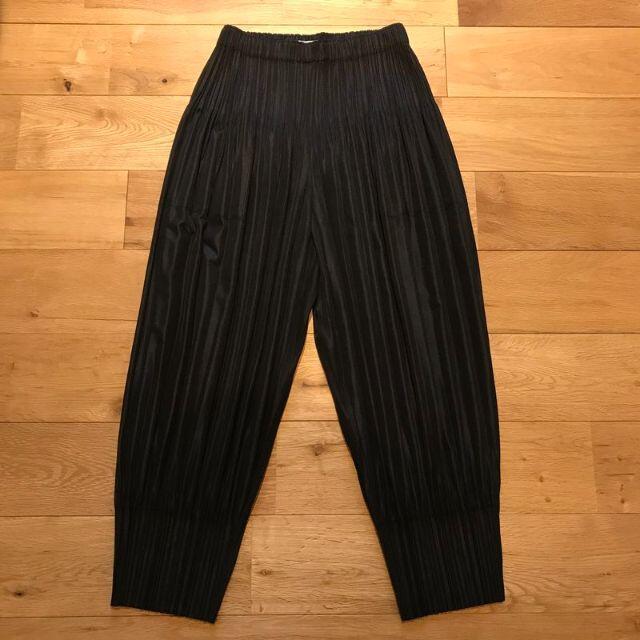 PLEATS PLEASE ISSEY MIYAKE(プリーツプリーズイッセイミヤケ)の美品 PLEATS PLEASE FLUFFY BASICS 1 イッセイミヤケ レディースのパンツ(サルエルパンツ)の商品写真