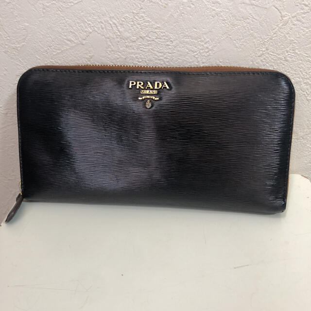 PRADA プラダ　ファスナー長財布【限定SALE】