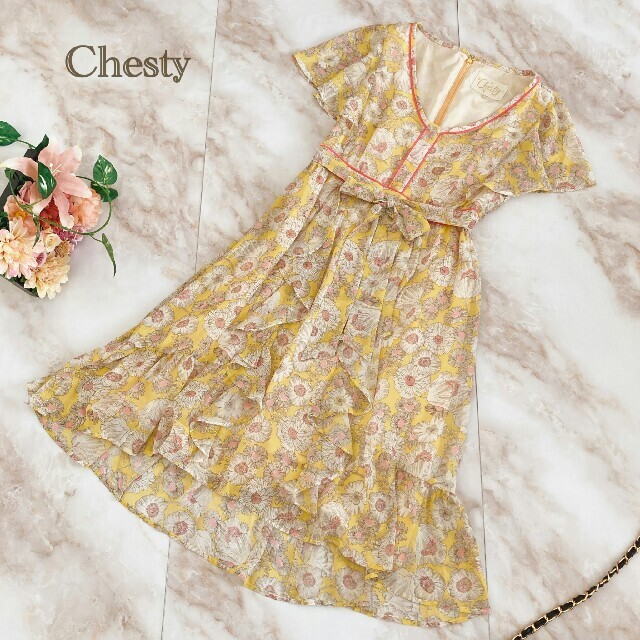 Chesty(チェスティ)の美品　チェスティ　Chesty　花柄ワンピース　シフォン　黄色　イエロー　フリル レディースのワンピース(ひざ丈ワンピース)の商品写真