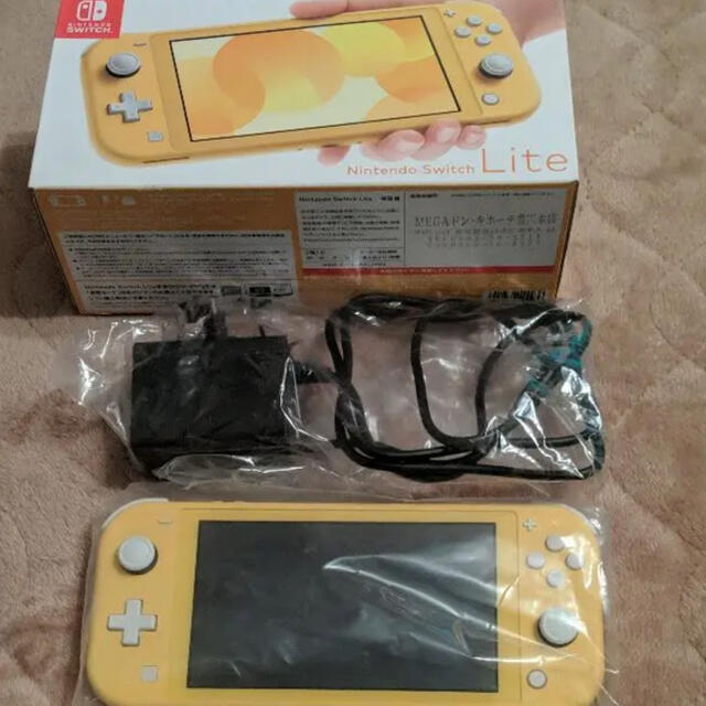 Nintendo SwitchLITE(イエロー)＆ポケットモンスター ソードエンタメ/ホビー