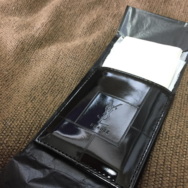 Yves Saint Laurent Beaute(イヴサンローランボーテ)のYves Saint Laurent ミラー 新品 レディースのファッション小物(その他)の商品写真