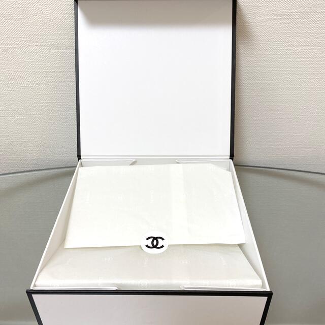 CHANEL(シャネル)の㊙️CHANEL カメリア付き❤️プレゼントBOX 香水 レディースのバッグ(ショップ袋)の商品写真