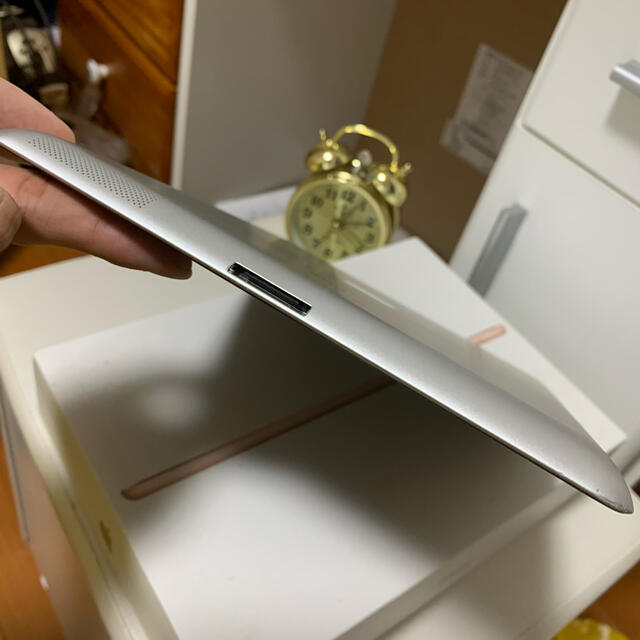 準美品　iPad3 16GB  WIFIモデル　アイパッド　第3世代 2