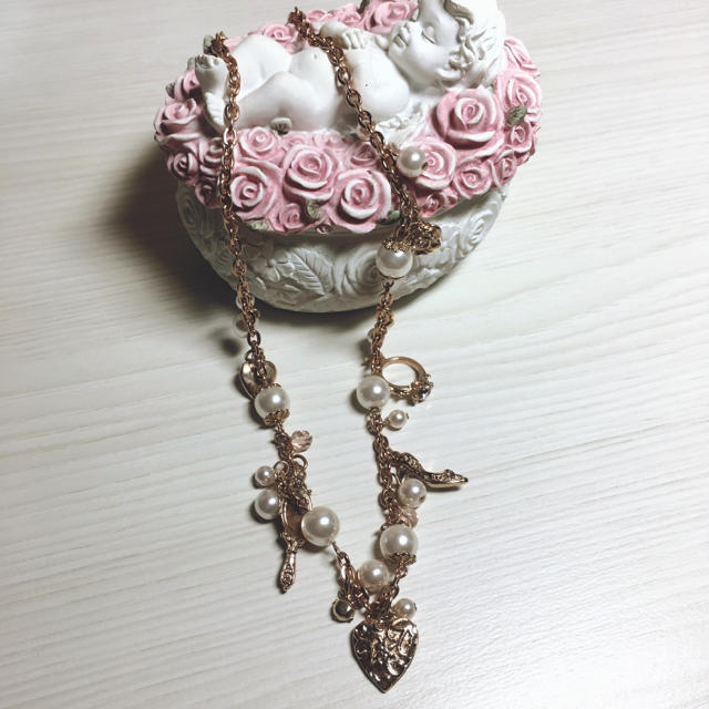 L'EST ROSE(レストローズ)のL'EST ROSE ロングネックレス レディースのアクセサリー(ネックレス)の商品写真