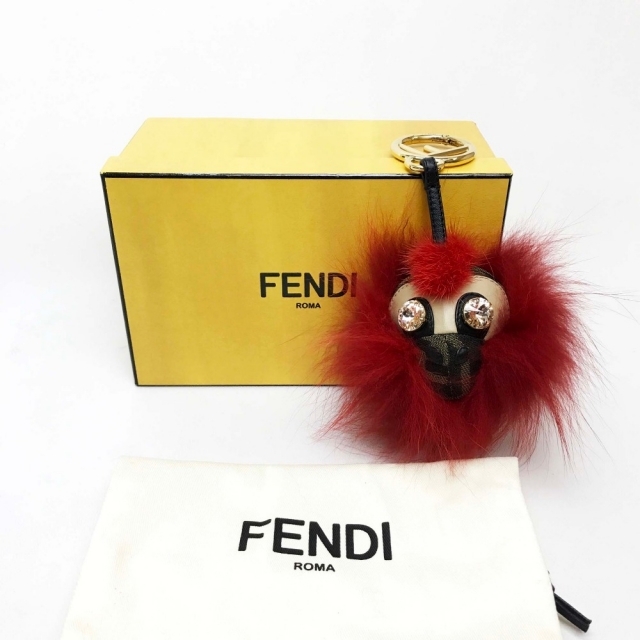 FENDI(フェンディ)のフェンディ FENDI モンスター リアルファー FF柄 ビジュー付き キーリング ファー レッド レッド×ブラウン レディースのファッション小物(キーホルダー)の商品写真