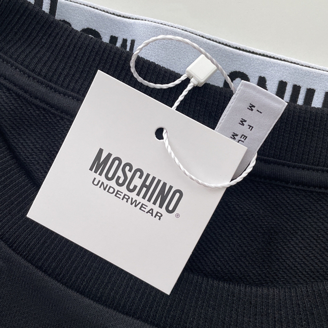 MOSCHINO(モスキーノ)の【新品】MOSCHINO スウェット 長袖トップス レディースのトップス(トレーナー/スウェット)の商品写真