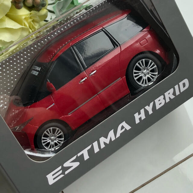 トヨタ(トヨタ)の☆新品／送料込☆ESTIMA HYBRID☆エスティマ プルバックカー 非売品☆ エンタメ/ホビーのおもちゃ/ぬいぐるみ(ミニカー)の商品写真