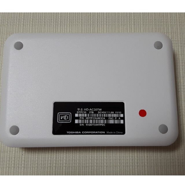東芝　ポータブルHDD・3TB　HD-AC30TW 7