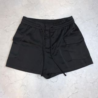 ザラ(ZARA)のZARA サテンショートパンツ(ショートパンツ)