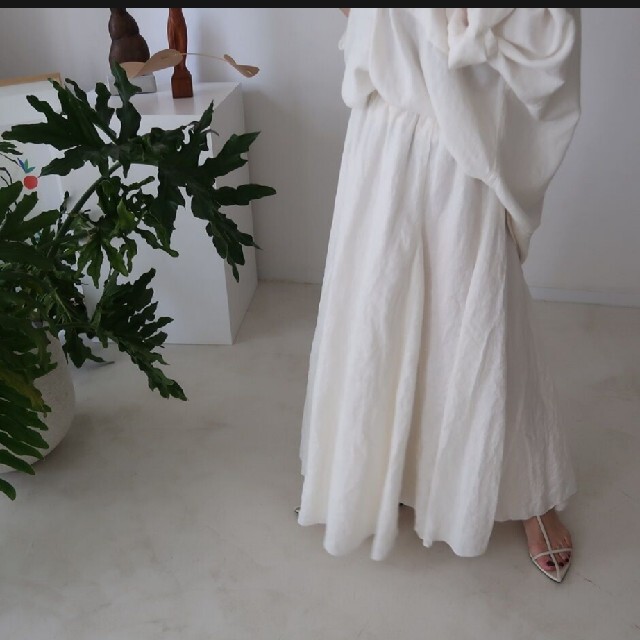 スカート【新品未使用】ARGUE　リネンスカート(ホワイト)