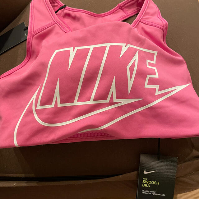 NIKE(ナイキ)のNIKE SWOOSH BRA スウォッシュブラ　スポーツブラ レディースの下着/アンダーウェア(ブラ)の商品写真