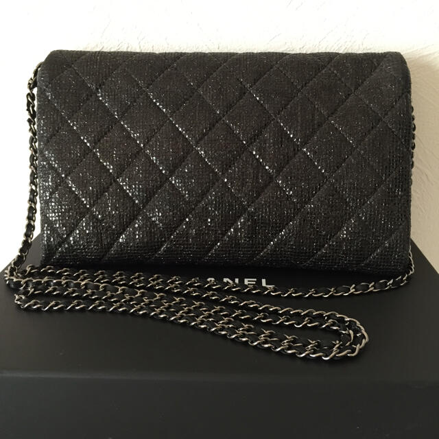 CHANEL(シャネル)のCHANEL 2014年 クリスマス限定 チェーンショルダーバッグ ポシェット レディースのバッグ(ショルダーバッグ)の商品写真