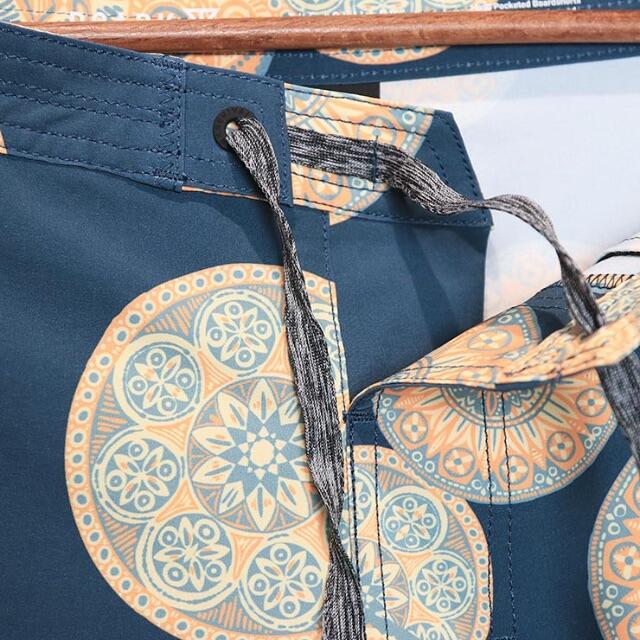 ロアークリバイバル CHILLER MANDALA BOARDSHORTSの通販 by HI-woooks ...