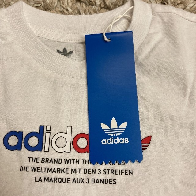 adidas(アディダス)の在庫処分！adidas 半袖 セットアップ 女の子 100cm 赤 キッズ/ベビー/マタニティのキッズ服女の子用(90cm~)(Tシャツ/カットソー)の商品写真