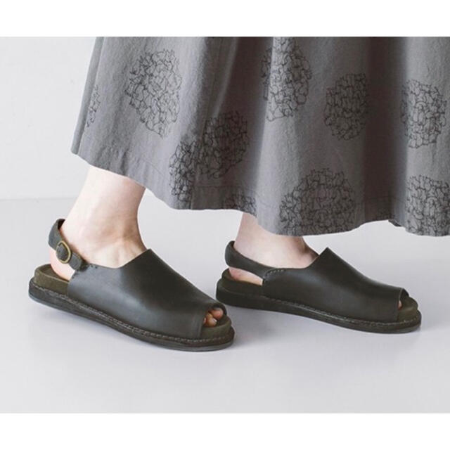  DIU バックル付きサンダル(D・ブラック) レディースの靴/シューズ(サンダル)の商品写真