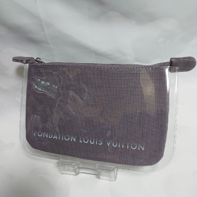 LOUIS VUITTON(ルイヴィトン)の新品未使用 FONDATION LOUIS VUITTON ポーチグレー レディースのファッション小物(ポーチ)の商品写真