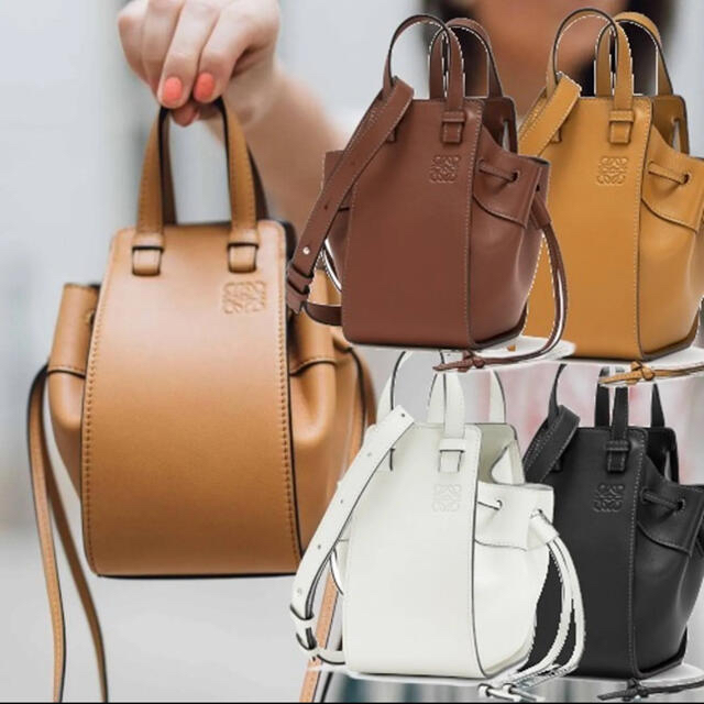 LOEWE(ロエベ)のロエベ　ハンモックミニ　ドローストリングバッグ　ブルネット レディースのバッグ(ショルダーバッグ)の商品写真