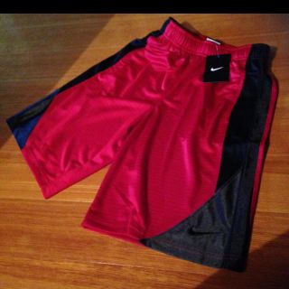 ナイキ(NIKE)のNIKE 新品バスパン M(150) (パンツ/スパッツ)