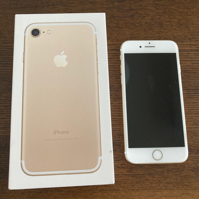 【SIMフリー新品未使用】iPhone7.32GBゴールド