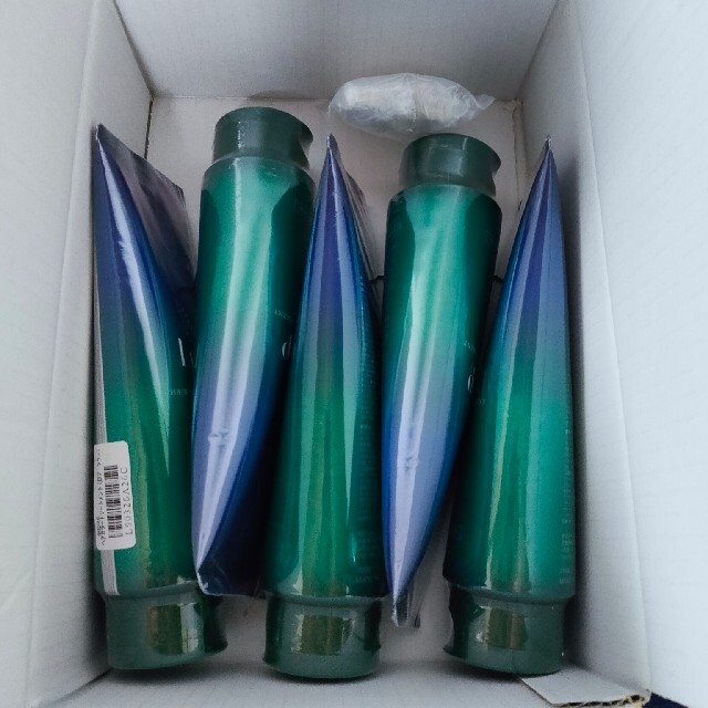 激安卸販売新品 LPLP ヘアカラートリートメント ダークブラウン 200g