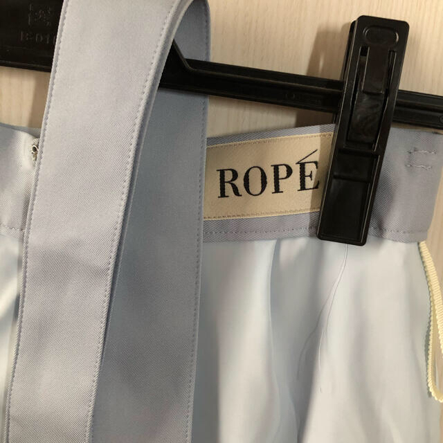 ROPE’(ロペ)のROPE 34 XS  ボディシェル　フロントタック　スカート　ロペ　 レディースのスカート(ひざ丈スカート)の商品写真