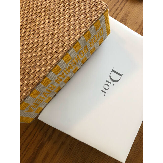 Dior(ディオール)の⭐️73krina様専用⭐️ディオールノベルティポーチ エンタメ/ホビーのコレクション(ノベルティグッズ)の商品写真