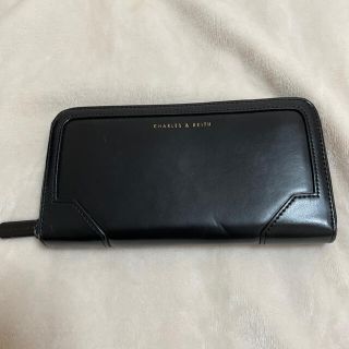 チャールズアンドキース(Charles and Keith)の美品　Charles &Keith 長財布(財布)