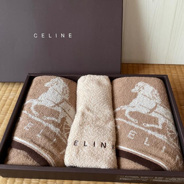 celine(セリーヌ)のセリーヌ【新品】フェイスタオル2枚・ウォッシュタオル1枚 エンタメ/ホビーのアニメグッズ(タオル)の商品写真