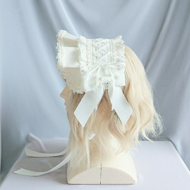 【購入不可】編み上げハーフボンネット風ヘッドドレス オフ白 ハンドメイドのアクセサリー(ヘアアクセサリー)の商品写真