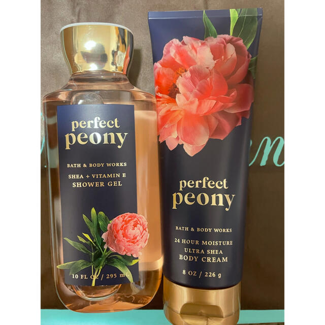 Bath & Body Works(バスアンドボディーワークス)の新品★Bath and body works シャワージェル&ボディークリーム コスメ/美容のボディケア(ボディソープ/石鹸)の商品写真