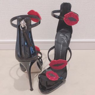 ジュゼッペザノッティ(GIUZEPPE ZANOTTI)の🌟　夏に大活躍❣️ジュゼッペ・ザノッティ　リップ型スワロフスキーヒール(ハイヒール/パンプス)